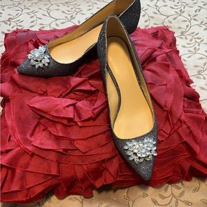 Badgley Mischka Black/Silve Glitter Pointed-Toe Heels with Crystal Brooch Detail